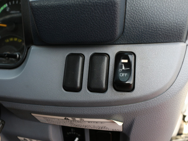 三菱ふそうキャンター平ボディ小型（2t・3t）[写真32]