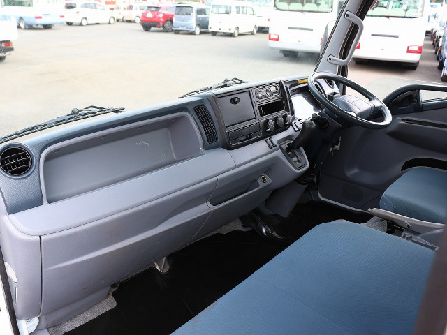 三菱ふそうキャンター平ボディ小型（2t・3t）[写真34]
