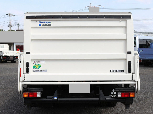 三菱ふそうキャンター平ボディ小型（2t・3t）[写真05]
