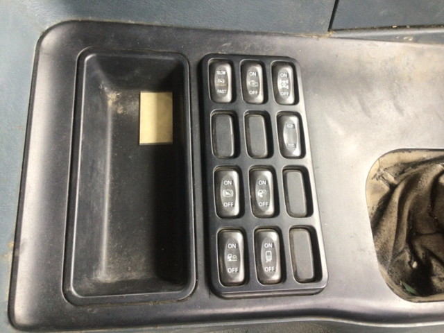 三菱ふそうスーパーグレートミキサー車（コンクリートミキサー）大型（10t）[写真32]