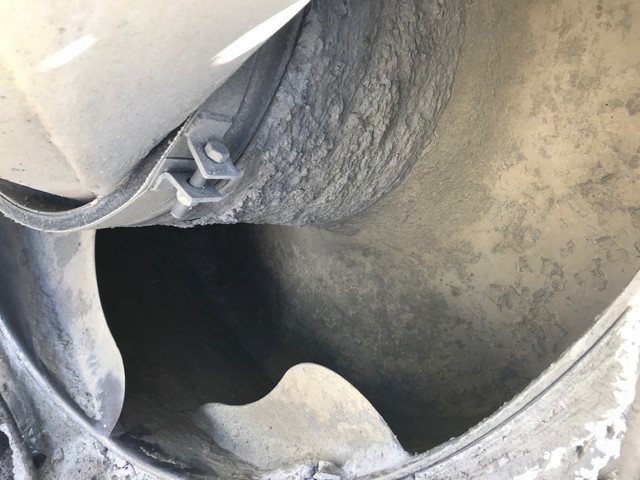 いすゞギガミキサー車（コンクリートミキサー）大型（10t）[写真11]