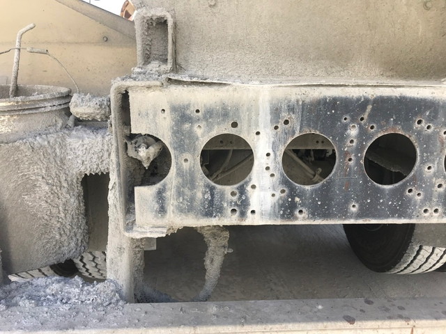 いすゞギガミキサー車（コンクリートミキサー）大型（10t）[写真15]