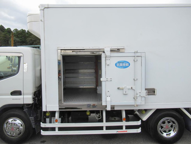 三菱ふそうキャンター冷凍車（冷蔵車）小型（2t・3t）[写真16]