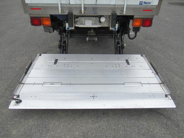 三菱ふそうキャンター冷凍車（冷蔵車）小型（2t・3t）[写真18]