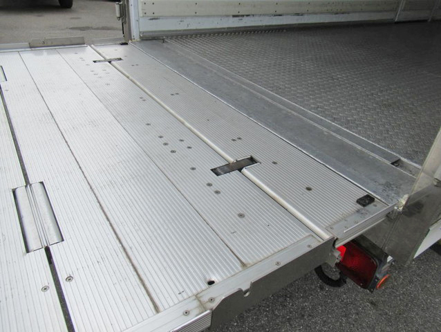 三菱ふそうキャンター冷凍車（冷蔵車）小型（2t・3t）[写真29]