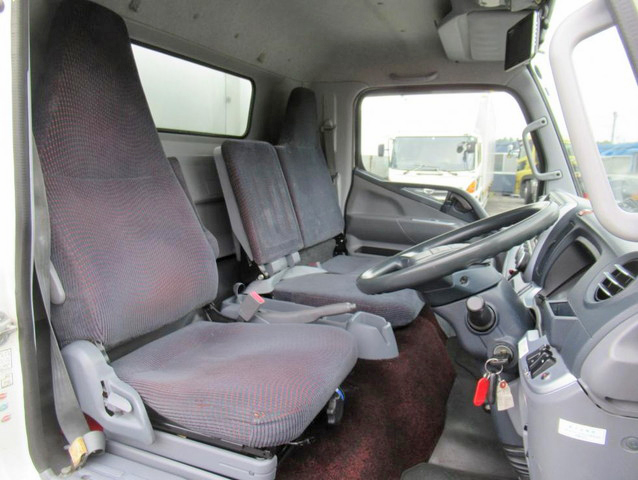 三菱ふそうキャンター冷凍車（冷蔵車）小型（2t・3t）[写真06]