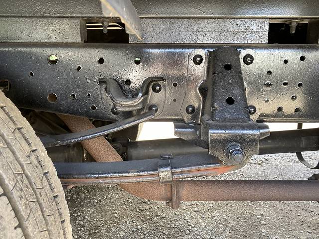 いすゞエルフクレーン4段小型（2t・3t）[写真32]