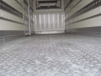 いすゞエルフ冷凍車（冷蔵車）小型（2t・3t）[写真05]