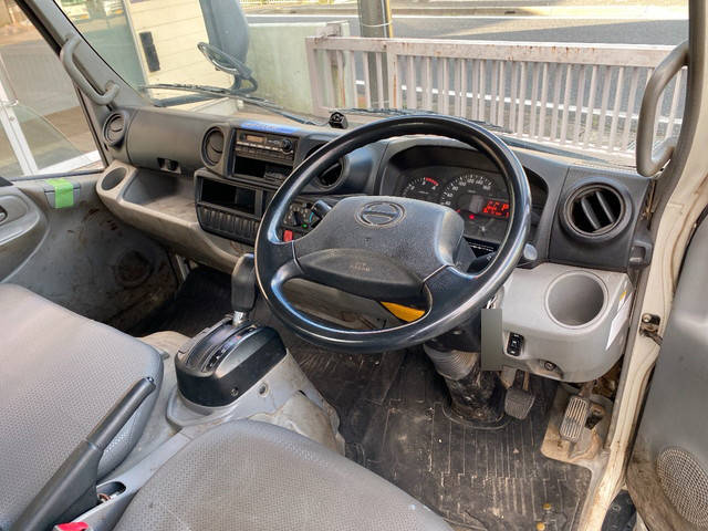 日野デュトロ平ボディ小型（2t・3t）[写真27]