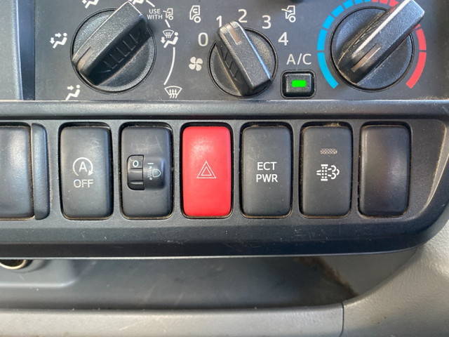 日野デュトロ平ボディ小型（2t・3t）[写真32]