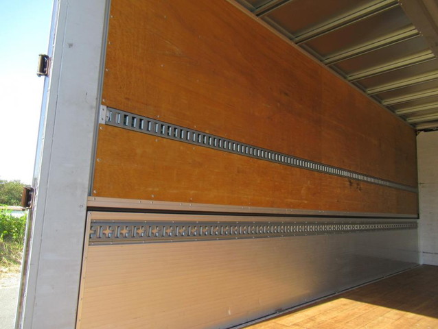 日野レンジャーアルミウイング中型（4t）[写真22]