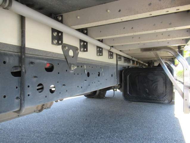 日野レンジャーアルミウイング中型（4t）[写真32]