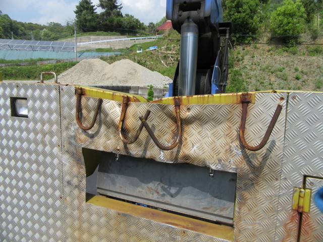 日野レンジャーセーフティクレーン4段増トン（6t・8t）[写真23]