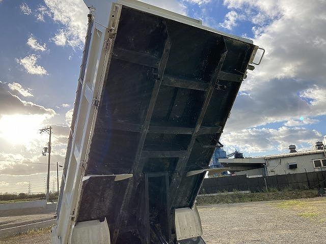 三菱ふそうキャンターダンプ小型（2t・3t）[写真23]