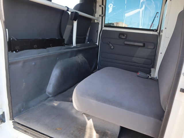 いすゞエルフダブルキャブ（Wキャブ）小型（2t・3t）[写真26]