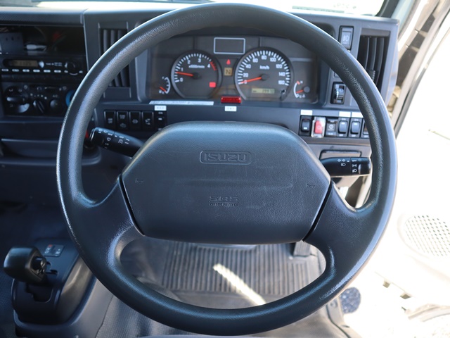 いすゞエルフダブルキャブ（Wキャブ）小型（2t・3t）[写真28]