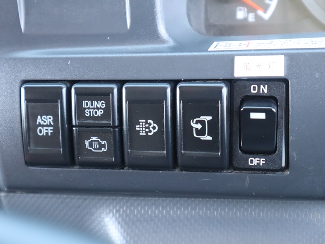 いすゞエルフダブルキャブ（Wキャブ）小型（2t・3t）[写真33]