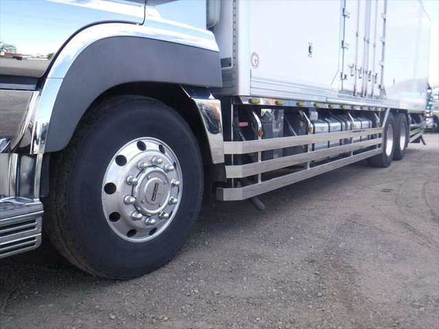 三菱ふそうスーパーグレート冷凍車（冷蔵車）大型（10t）[写真14]