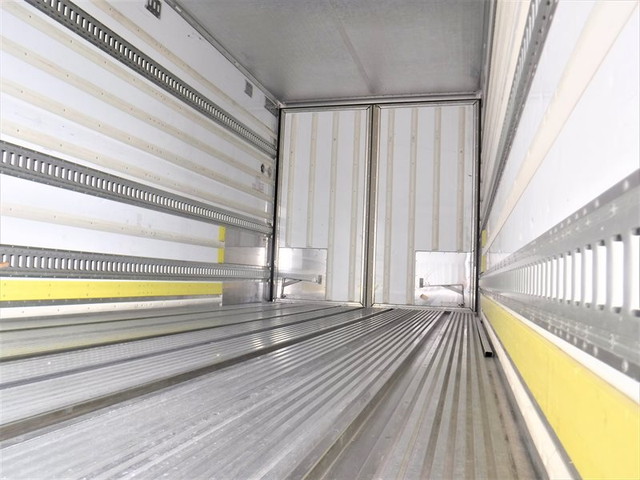 三菱ふそうスーパーグレート冷凍車（冷蔵車）大型（10t）[写真09]