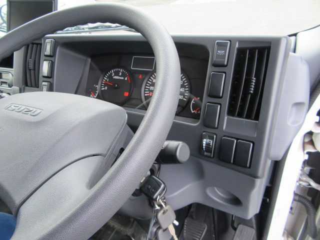 いすゞエルフアルミバン小型（2t・3t）[写真17]