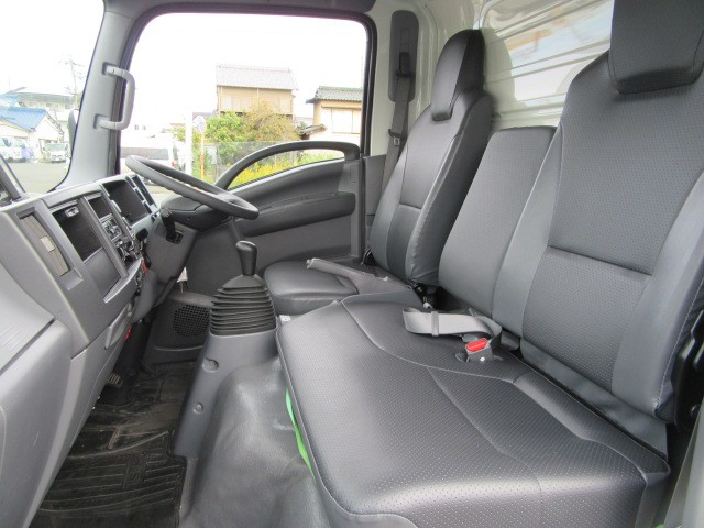 いすゞエルフアルミバン小型（2t・3t）[写真18]