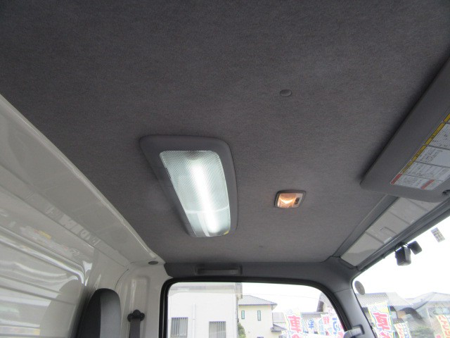 いすゞエルフアルミバン小型（2t・3t）[写真19]