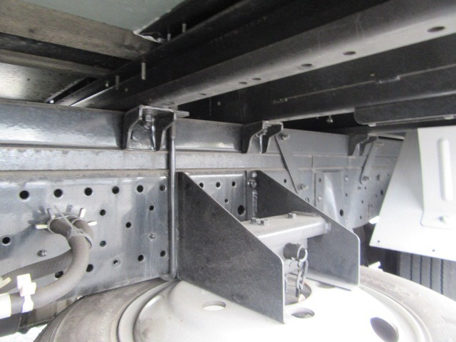 いすゞエルフアルミバン小型（2t・3t）[写真08]