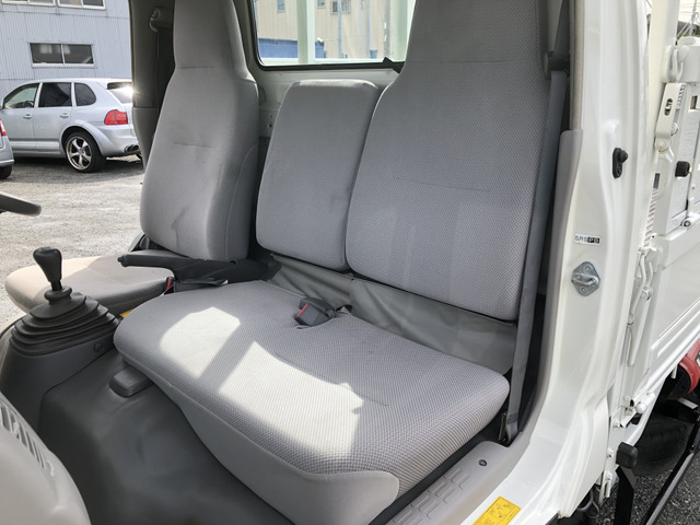 日野デュトロ平ボディ小型（2t・3t）[写真15]