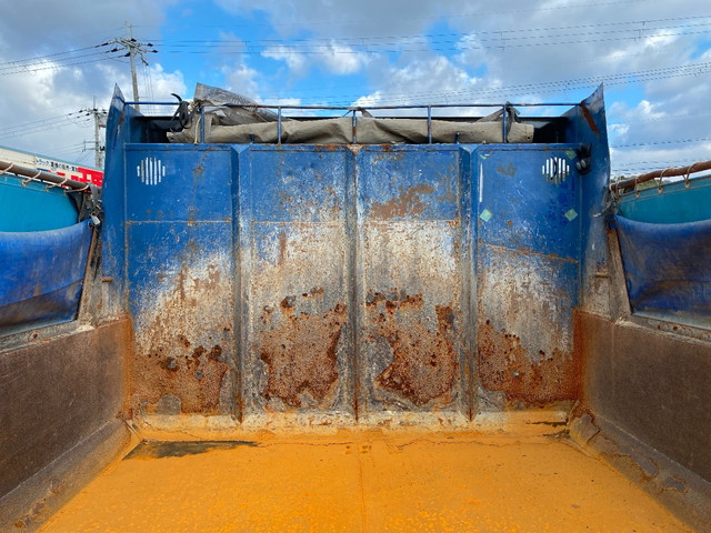 三菱ふそうスーパーグレートダンプ大型（10t）[写真10]