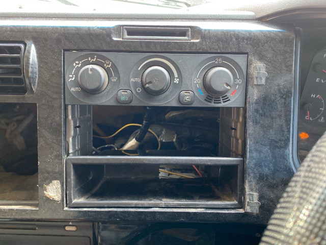 三菱ふそうスーパーグレートダンプ大型（10t）[写真35]