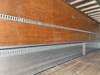 いすゞギガアルミウイング大型（10t）[写真12]