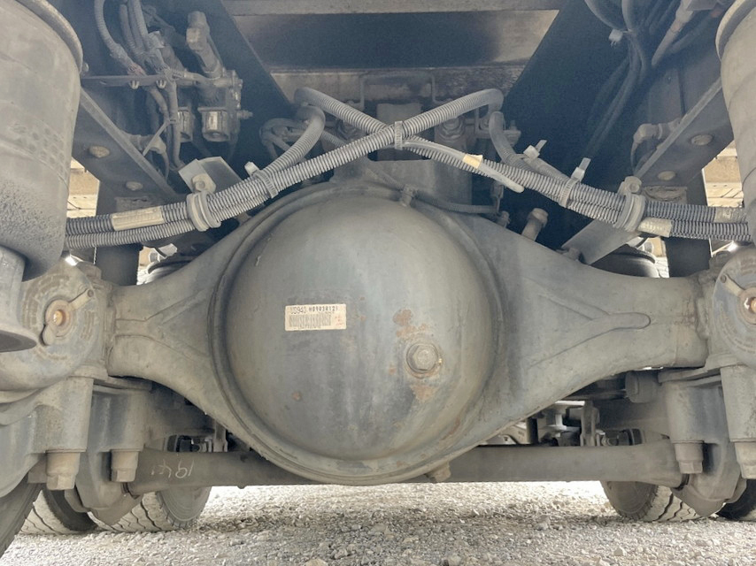 いすゞギガアルミウイング大型（10t）[写真24]