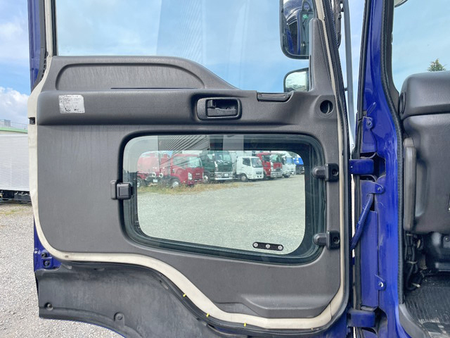 いすゞギガアルミウイング大型（10t）[写真29]