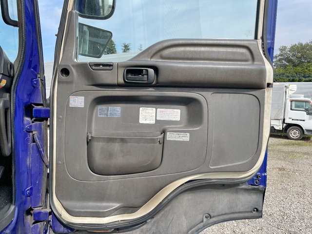 いすゞギガアルミウイング大型（10t）[写真30]