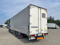 いすゞギガアルミウイング大型（10t）[写真04]