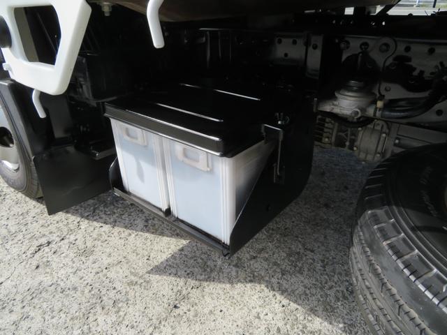 いすゞエルフ平ボディ小型（2t・3t）[写真26]