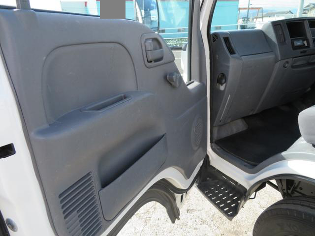 いすゞエルフ平ボディ小型（2t・3t）[写真05]