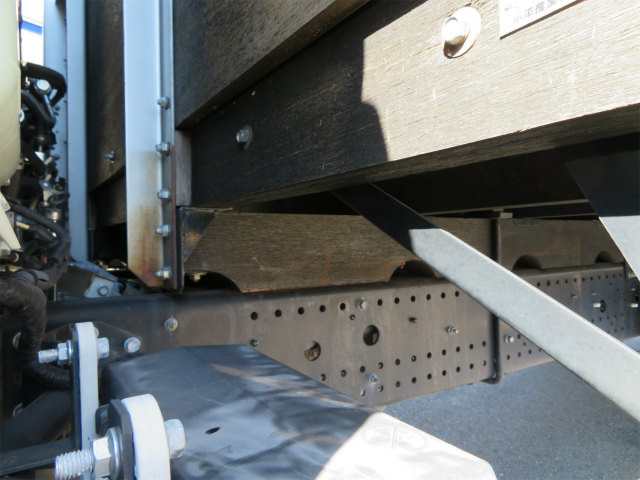 いすゞフォワードアルミブロック中型（4t）[写真29]