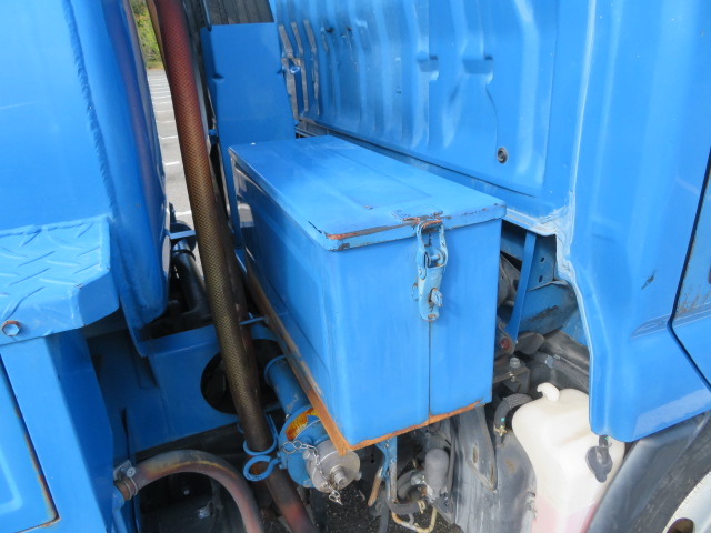 トヨタトヨエースタンク車（タンクローリー）小型（2t・3t）[写真13]