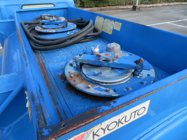 トヨタトヨエースタンク車（タンクローリー）小型（2t・3t）[写真08]