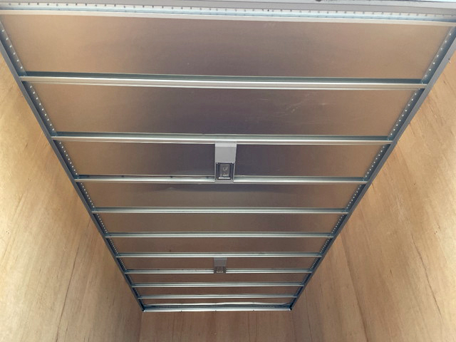 いすゞエルフアルミバン小型（2t・3t）[写真13]