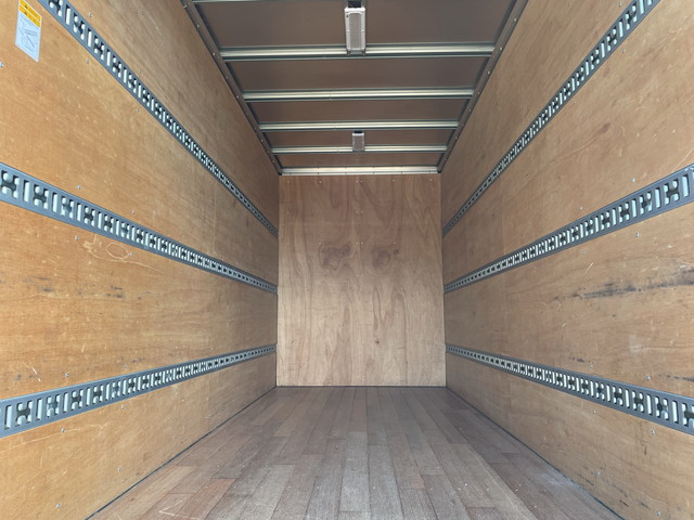 いすゞエルフアルミバン小型（2t・3t）[写真11]