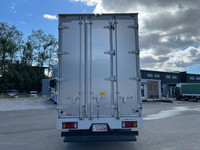 いすゞエルフアルミバン小型（2t・3t）[写真09]