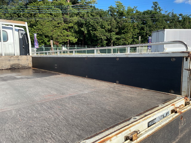 いすゞエルフ平ボディ小型（2t・3t）[写真13]