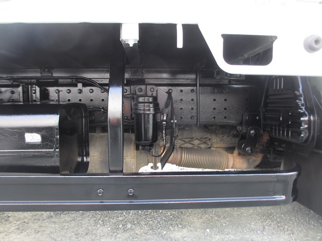 三菱ふそうキャンター平ボディ小型（2t・3t）[写真19]