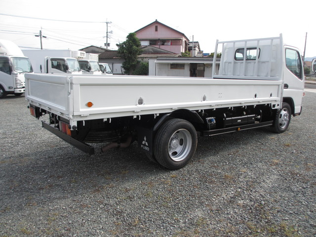三菱ふそうキャンター平ボディ小型（2t・3t）[写真02]