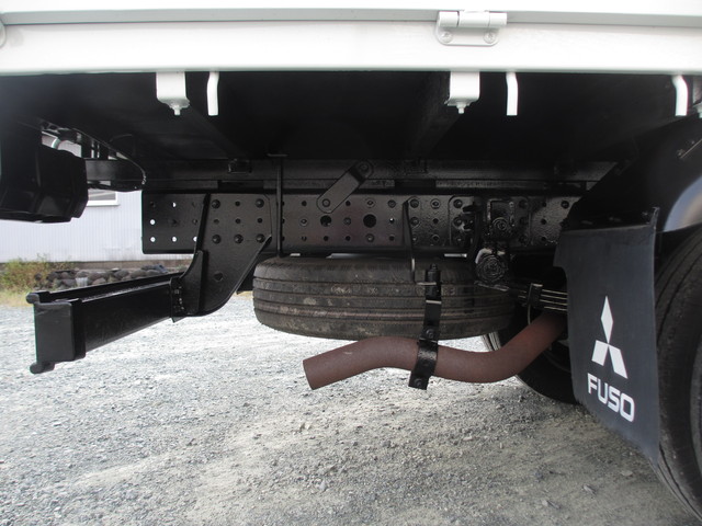 三菱ふそうキャンター平ボディ小型（2t・3t）[写真20]
