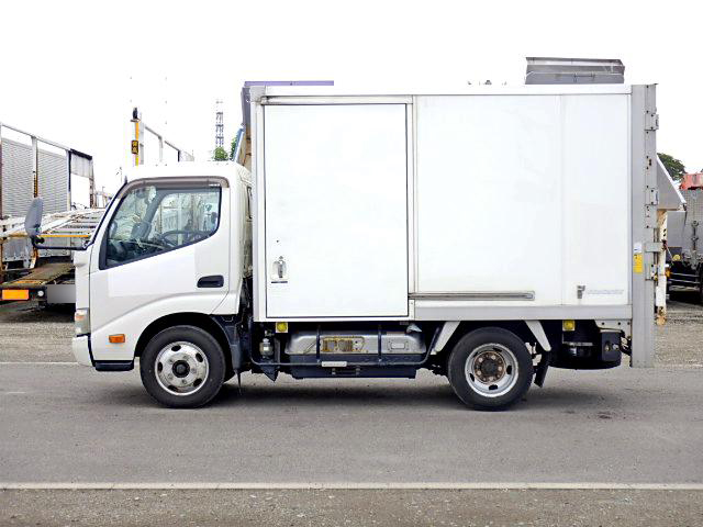 日野デュトロパネルバン小型（2t・3t）[写真03]