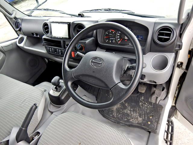 日野デュトロパネルバン小型（2t・3t）[写真09]