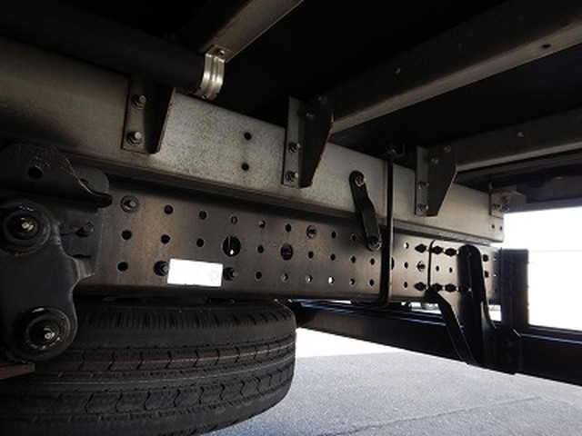 三菱ふそうキャンターアルミバン小型（2t・3t）[写真23]